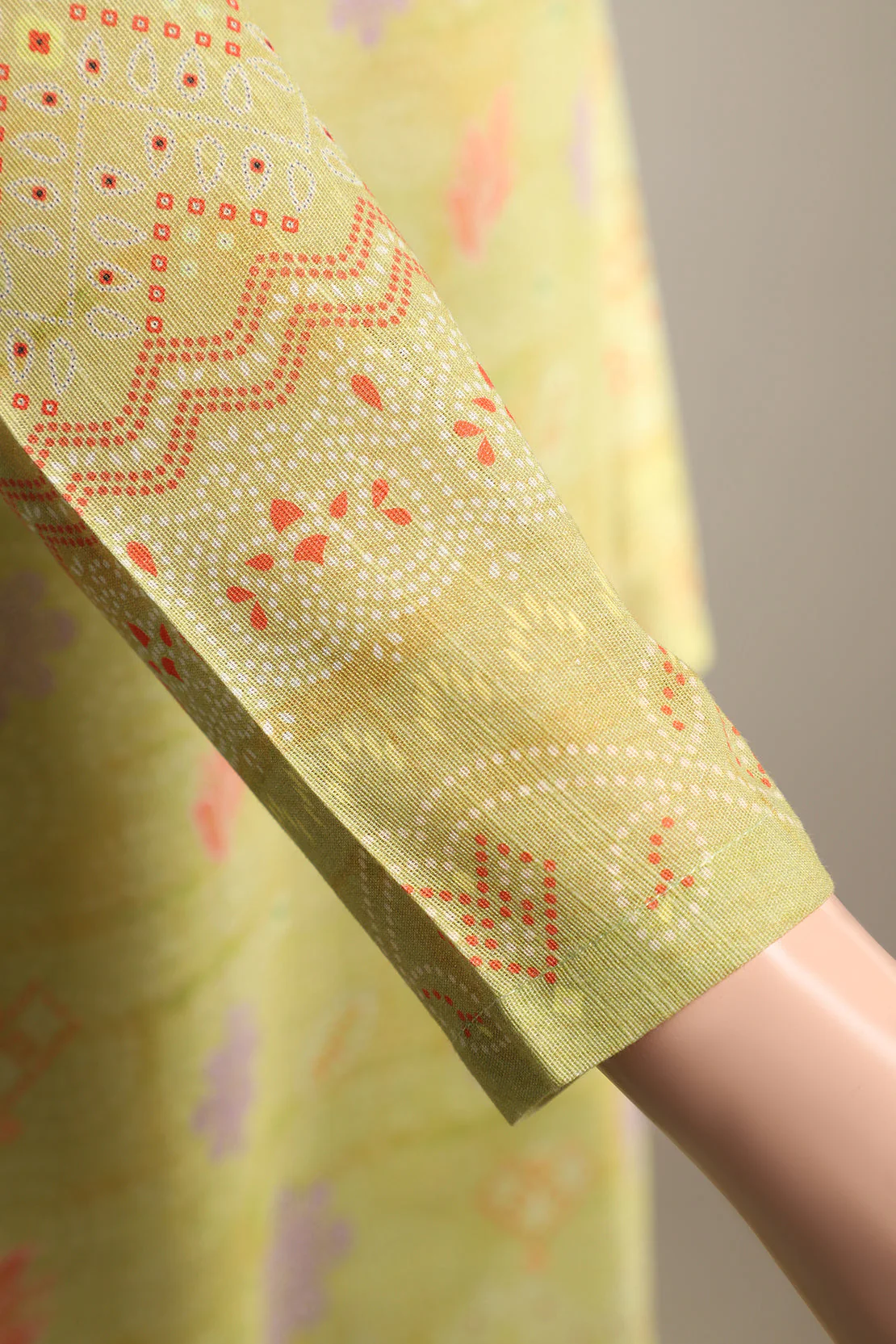 Unstitched Printed Khaddar Viscose 2 Piece (Shirt/Trouser) - Image 4