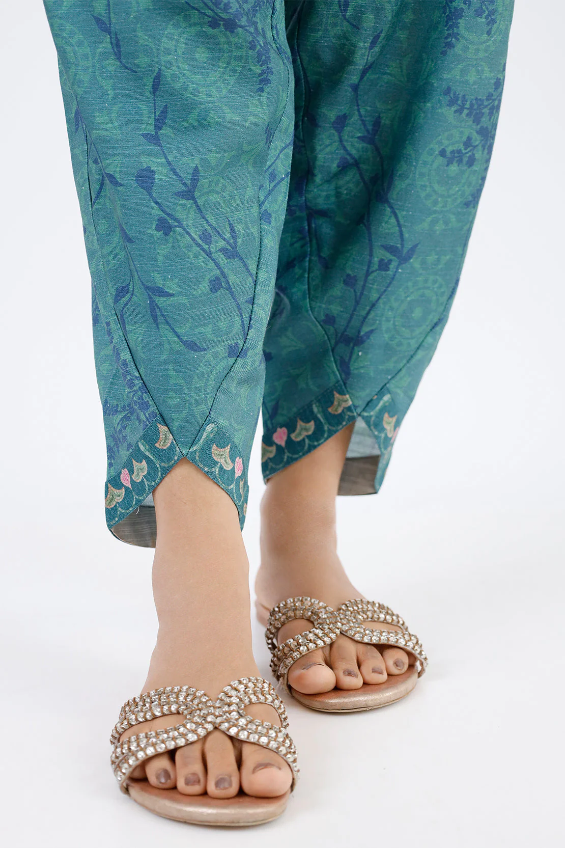 Unstitched Printed Khaddar Viscose 2 Piece (Shirt/Trouser) - Image 7