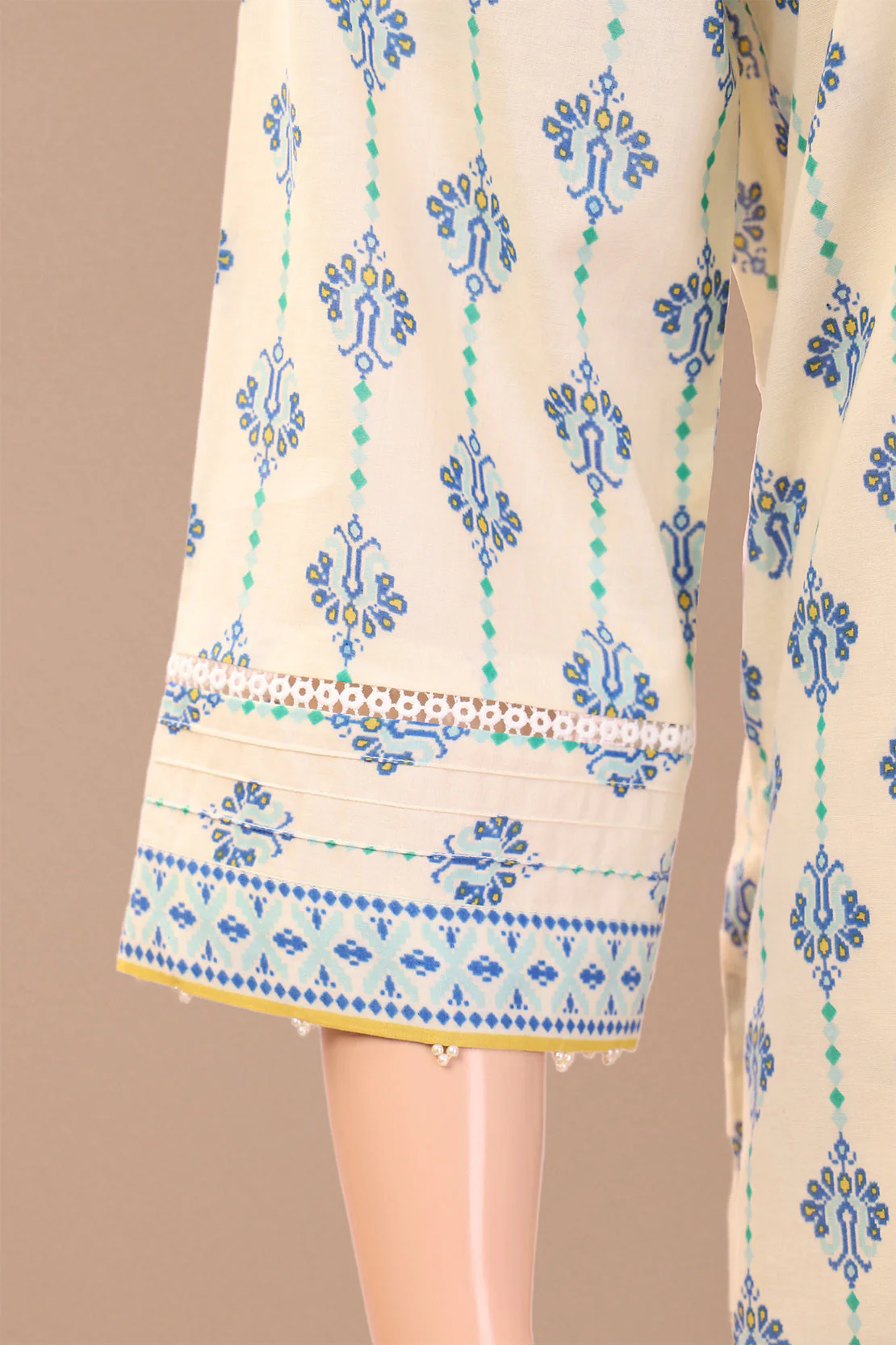 Unstitched Printed Lawn 2 Piece (Shirt/Dupatta) - Image 3