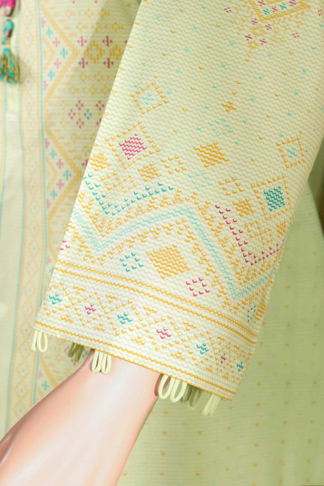 Unstitched Printed Lawn 2 Piece (Shirt/Dupatta) - Image 3
