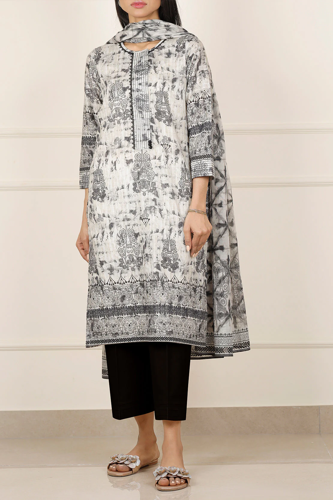 Unstitched Printed Lawn 2 Piece (Shirt/Dupatta) - Image 2