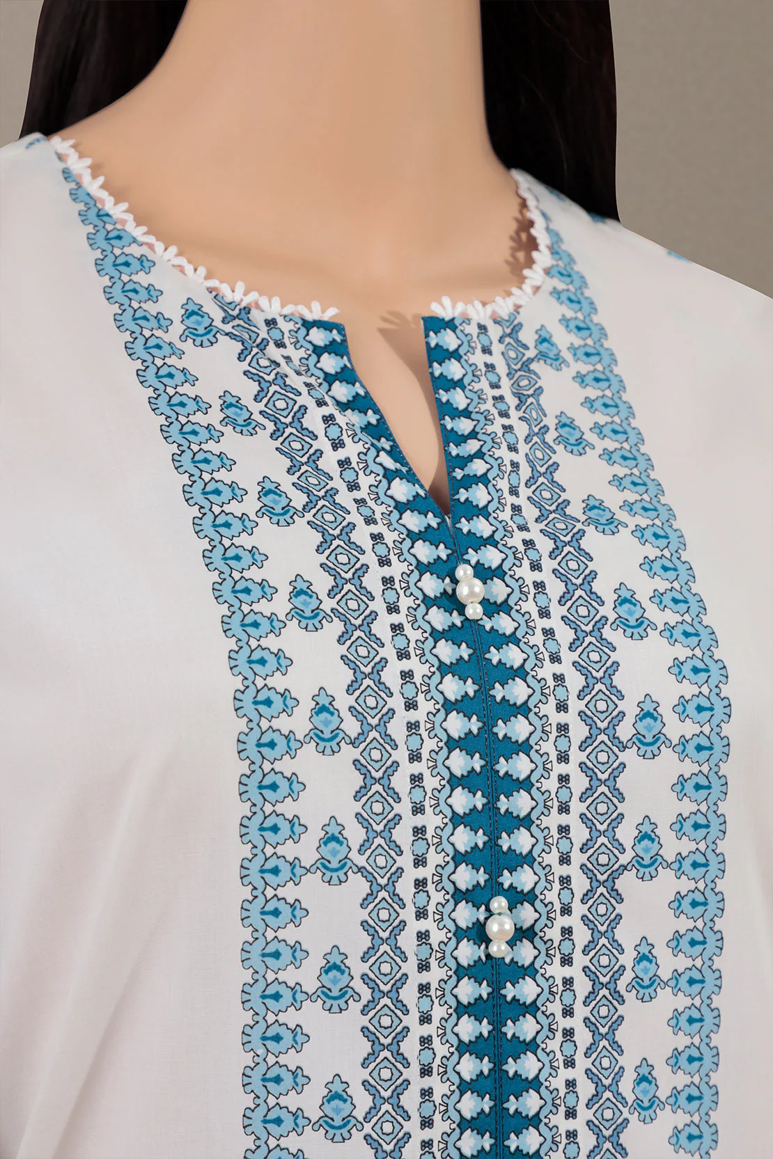 Unstitched Printed Lawn 2 Piece (Shirt/Dupatta) - Image 3