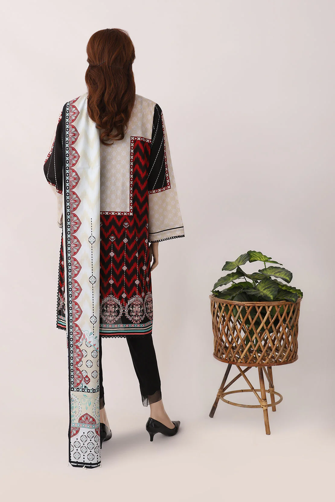 Unstitched Printed Lawn 2 Piece (Shirt/Dupatta) - Image 2
