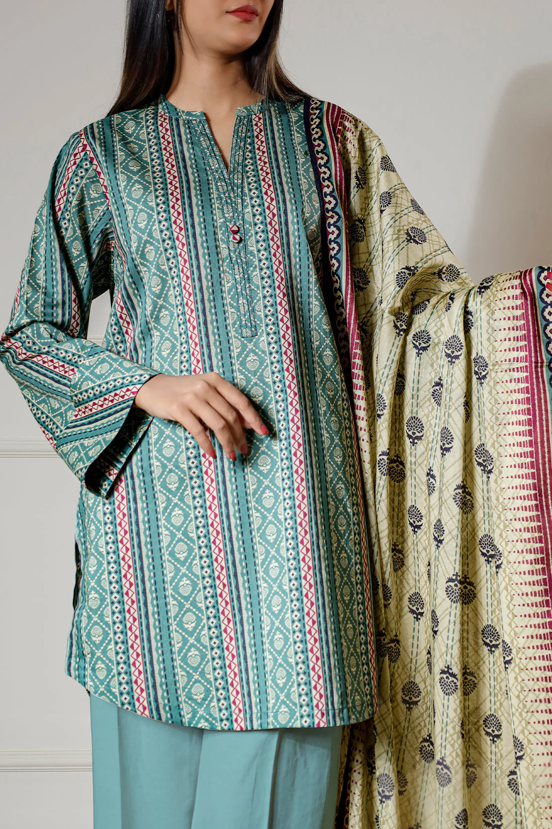 Unstitched Printed Lawn 2 Piece (Shirt/Dupatta) - Image 3