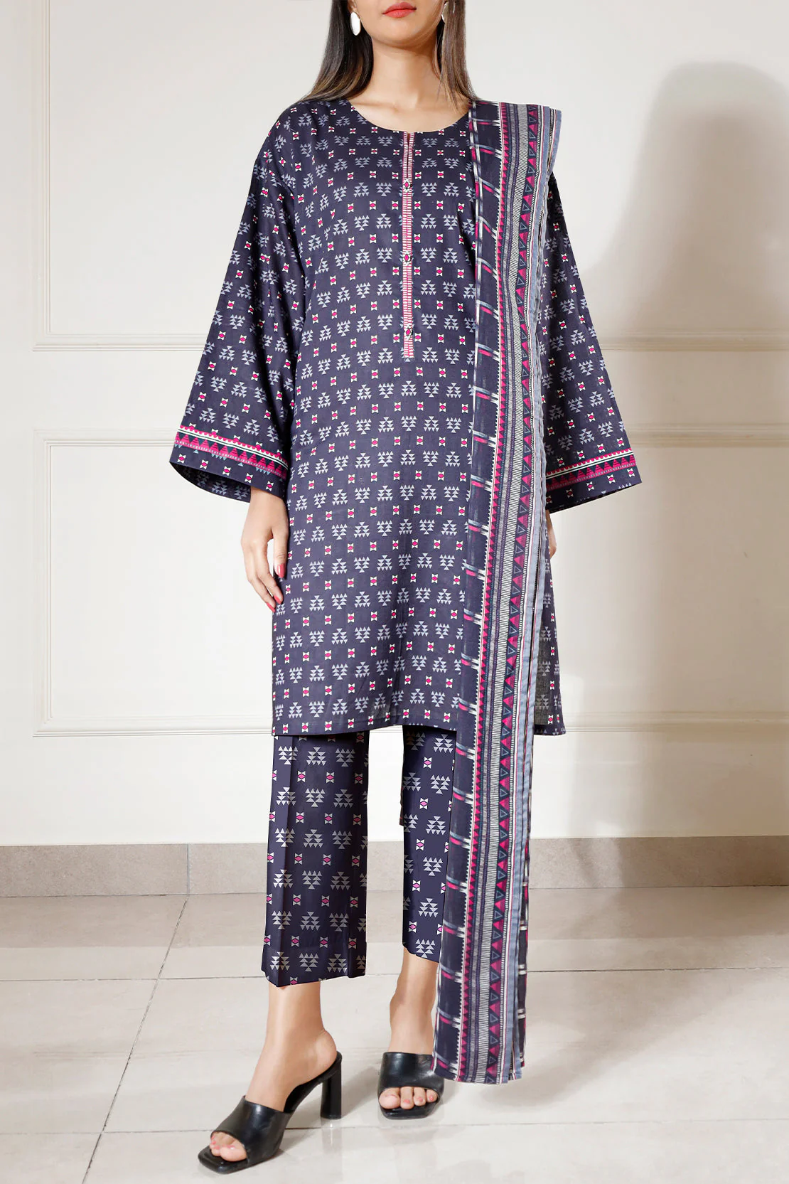 Unstitched Printed Lawn 2 Piece (Shirt/Dupatta)