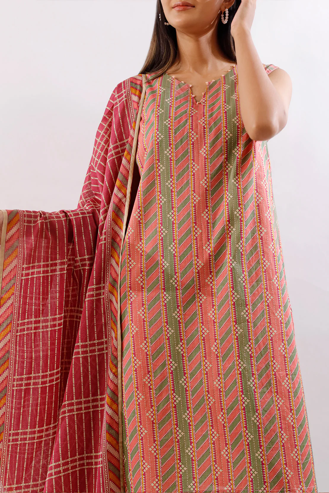 Unstitched Printed Lawn 2 Piece (Shirt/Dupatta) - Image 3