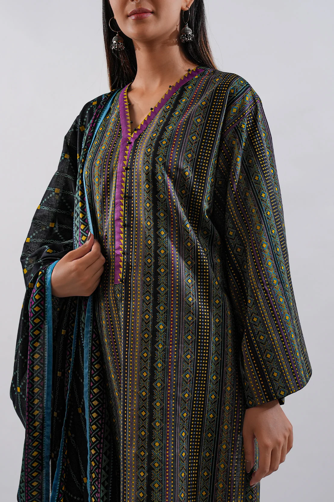Unstitched Printed Lawn 2 Piece (Shirt/Dupatta) - Image 3