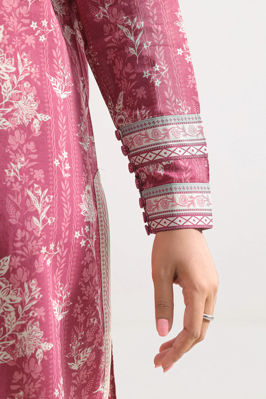 Unstitched Printed Lawn 2 Piece (Shirt/Dupatta) - Image 6
