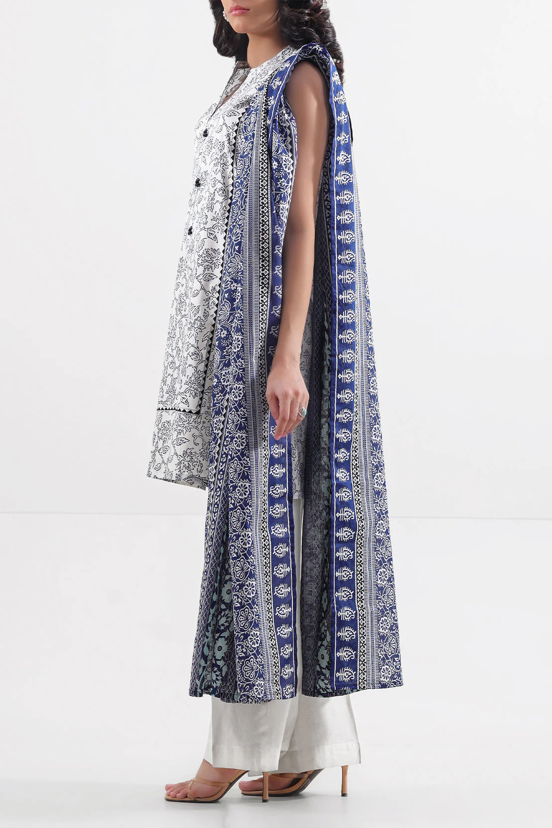 Unstitched Printed Lawn 2 Piece (Shirt/Dupatta) - Image 2