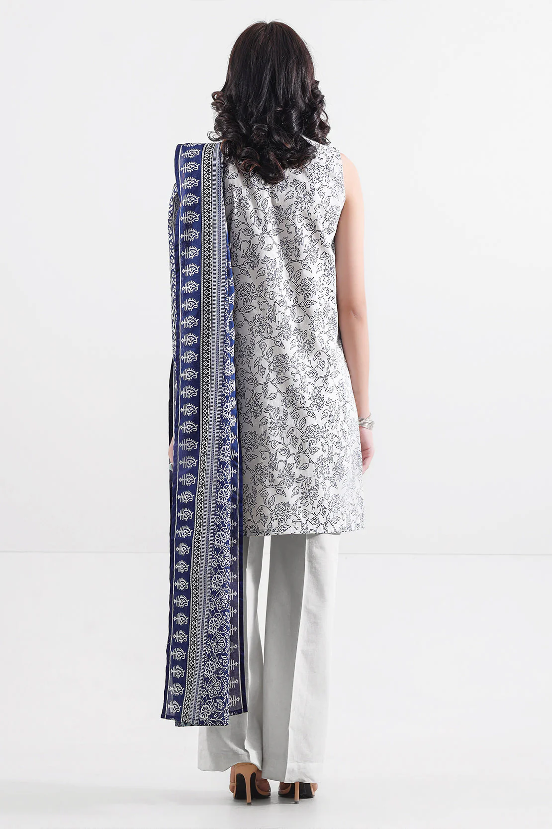 Unstitched Printed Lawn 2 Piece (Shirt/Dupatta) - Image 5