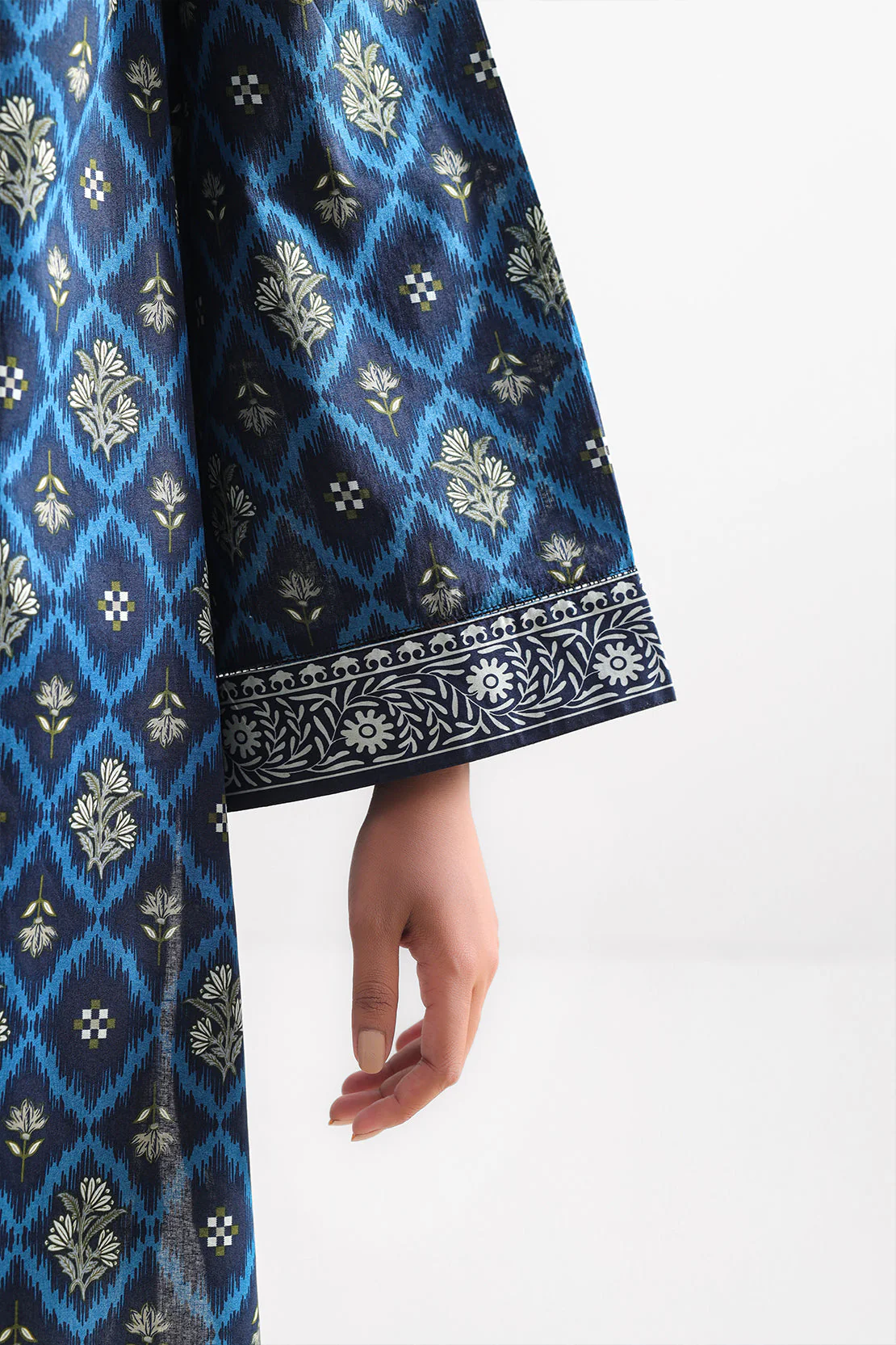 Unstitched Printed Lawn 2 Piece (Shirt/Dupatta) - Image 5