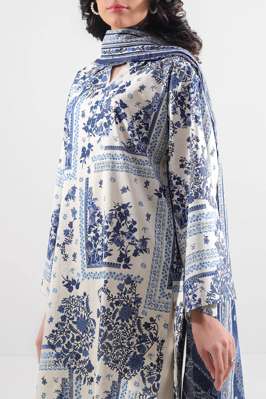 Unstitched Printed Lawn 2 Piece (Shirt/Dupatta) - Image 3