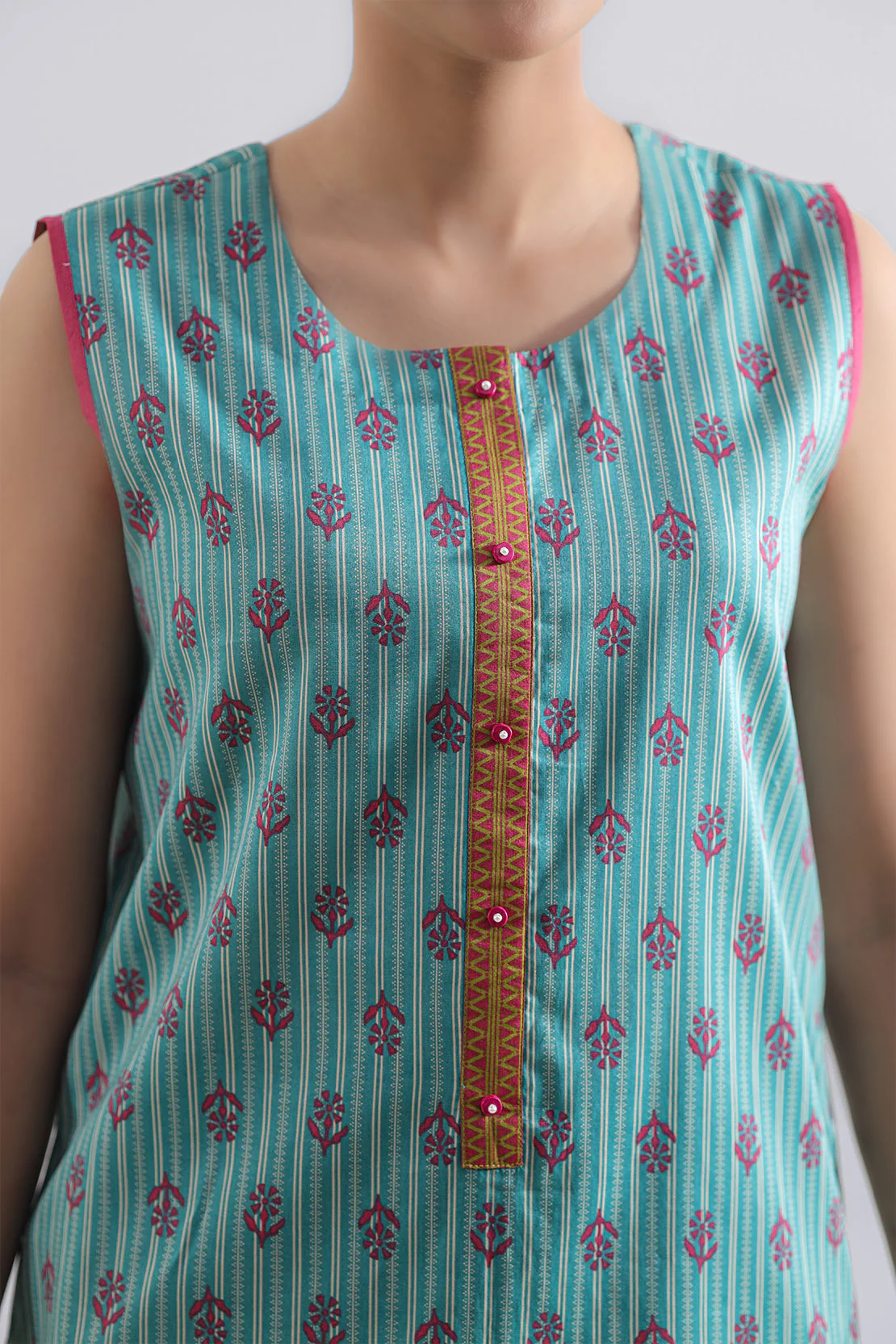 Unstitched Printed Lawn 2 Piece (Shirt/Dupatta) - Image 4