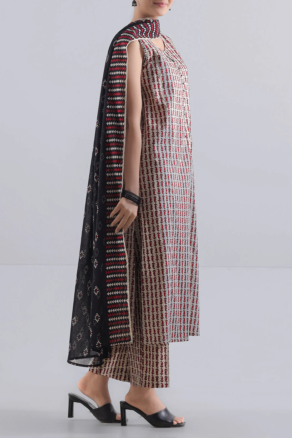 Unstitched Printed Lawn 2 Piece (Shirt/Dupatta) - Image 3