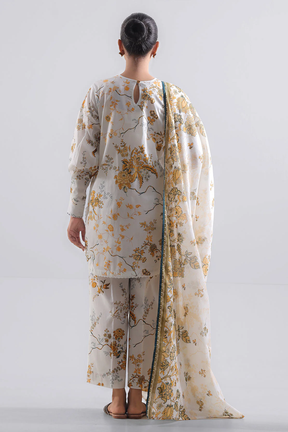 Unstitched Printed Lawn 2 Piece (Shirt/Dupatta) - Image 4