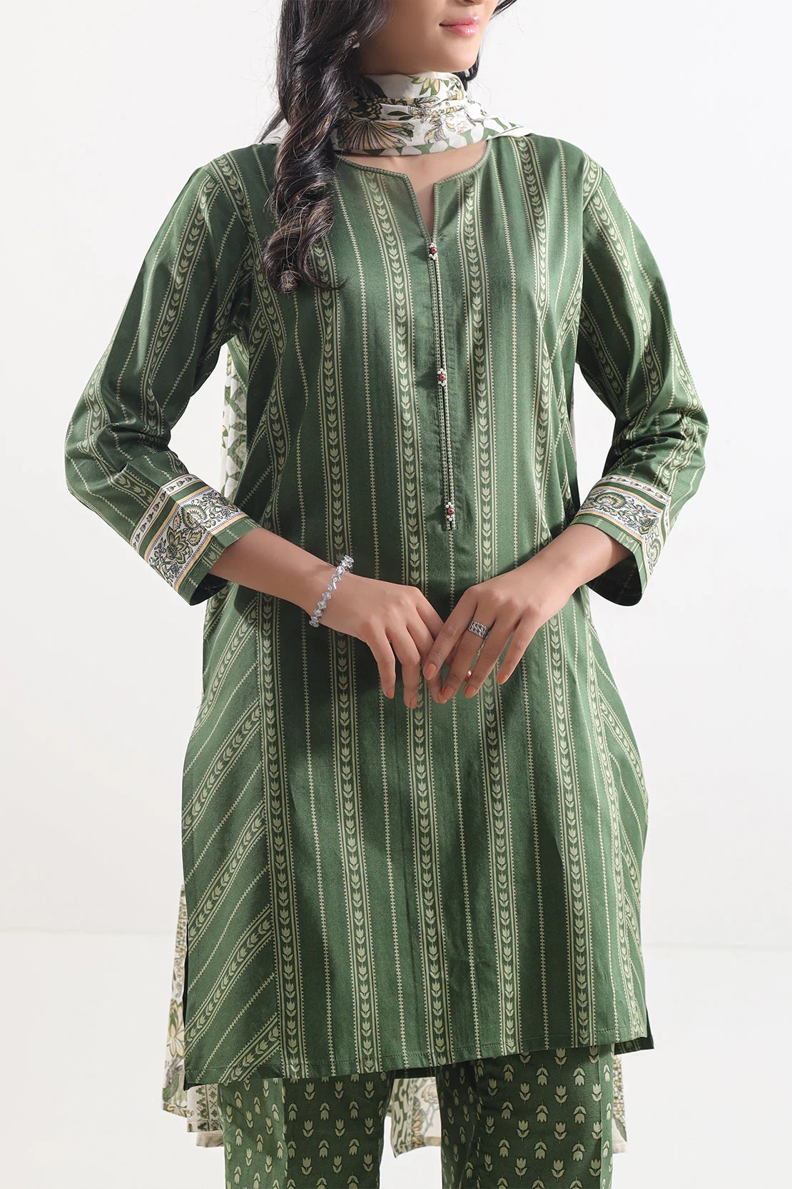 Unstitched Printed Lawn 2 Piece (Shirt/Dupatta) - Image 2