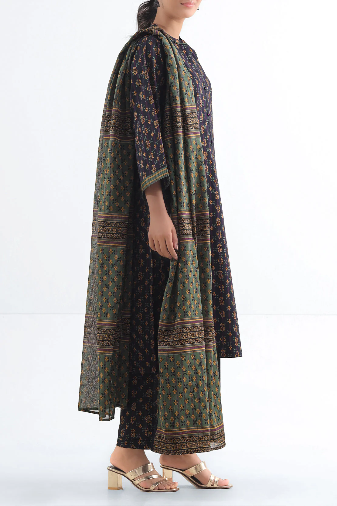 Unstitched Printed Lawn 2 Piece (Shirt/Dupatta) - Image 3
