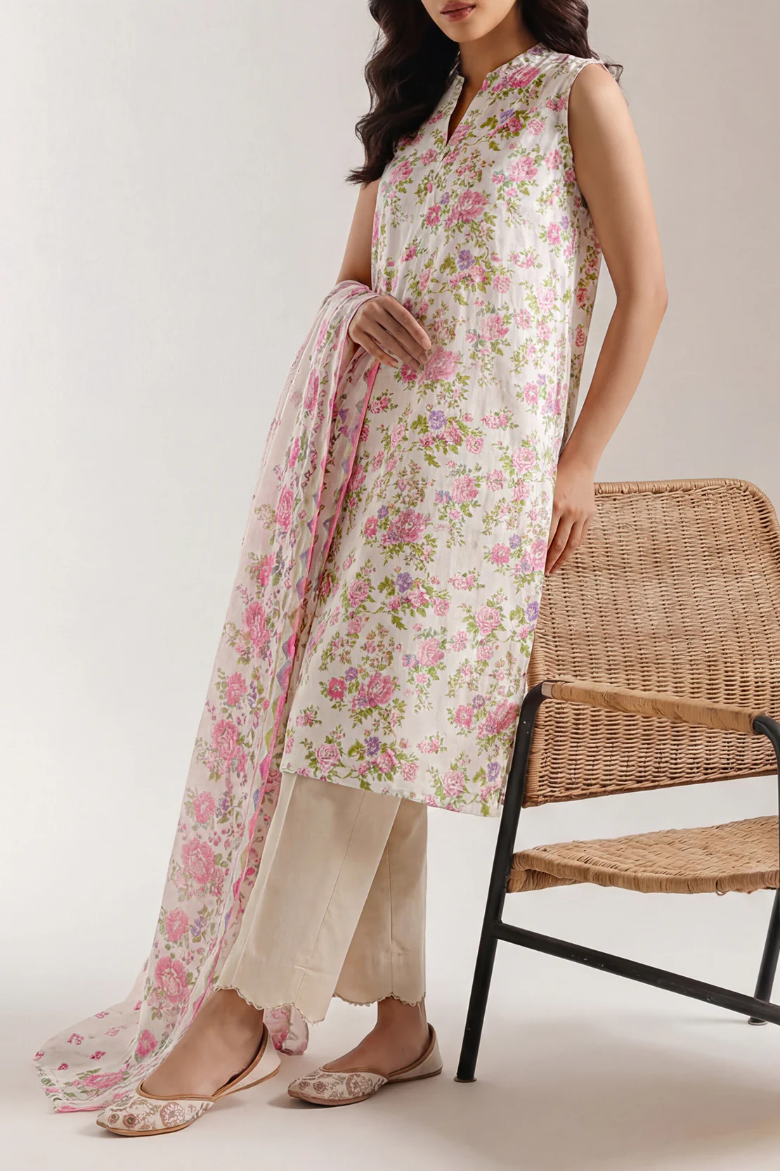 Unstitched Printed Lawn 2 Piece (Shirt/Dupatta) - Image 2