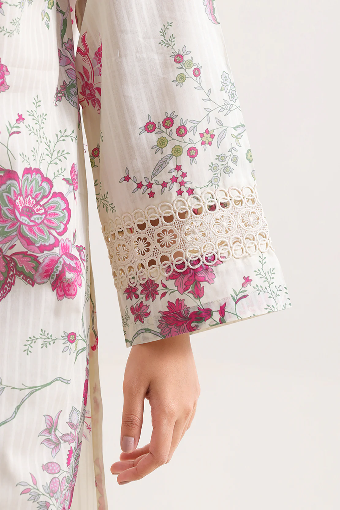 Unstitched Printed Lawn 2 Piece (Shirt/Dupatta) - Image 6