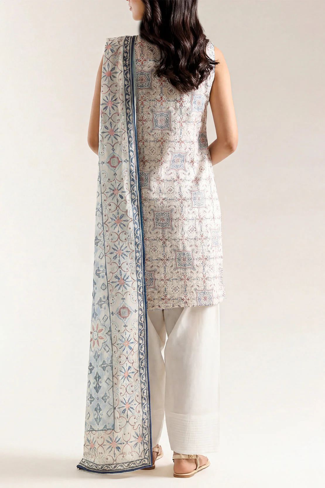 Unstitched Printed Lawn 2 Piece (Shirt/Dupatta) - Image 4