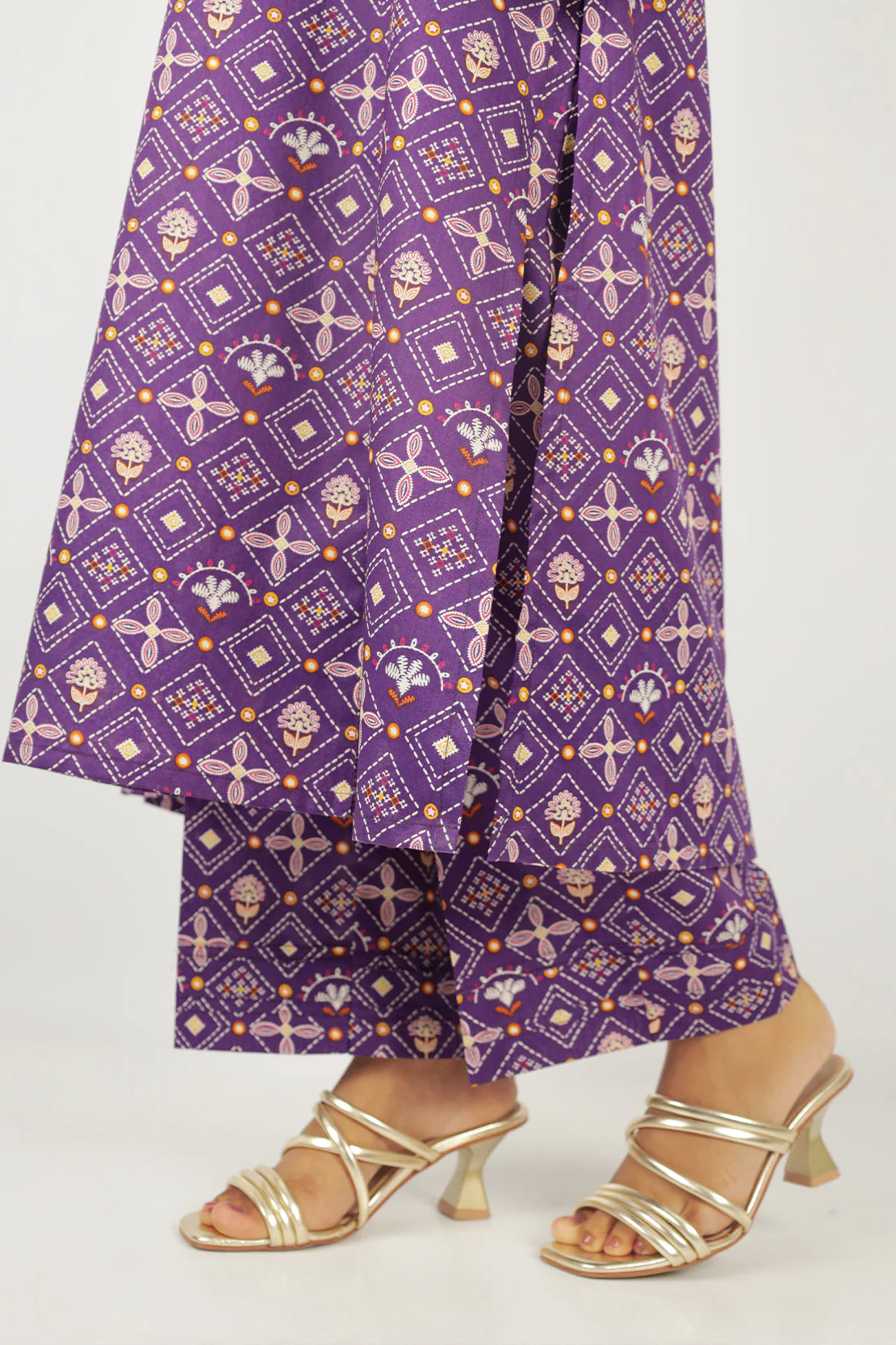 Unstitched Printed Lawn 2 Piece (Shirt/Trouser) - Image 4
