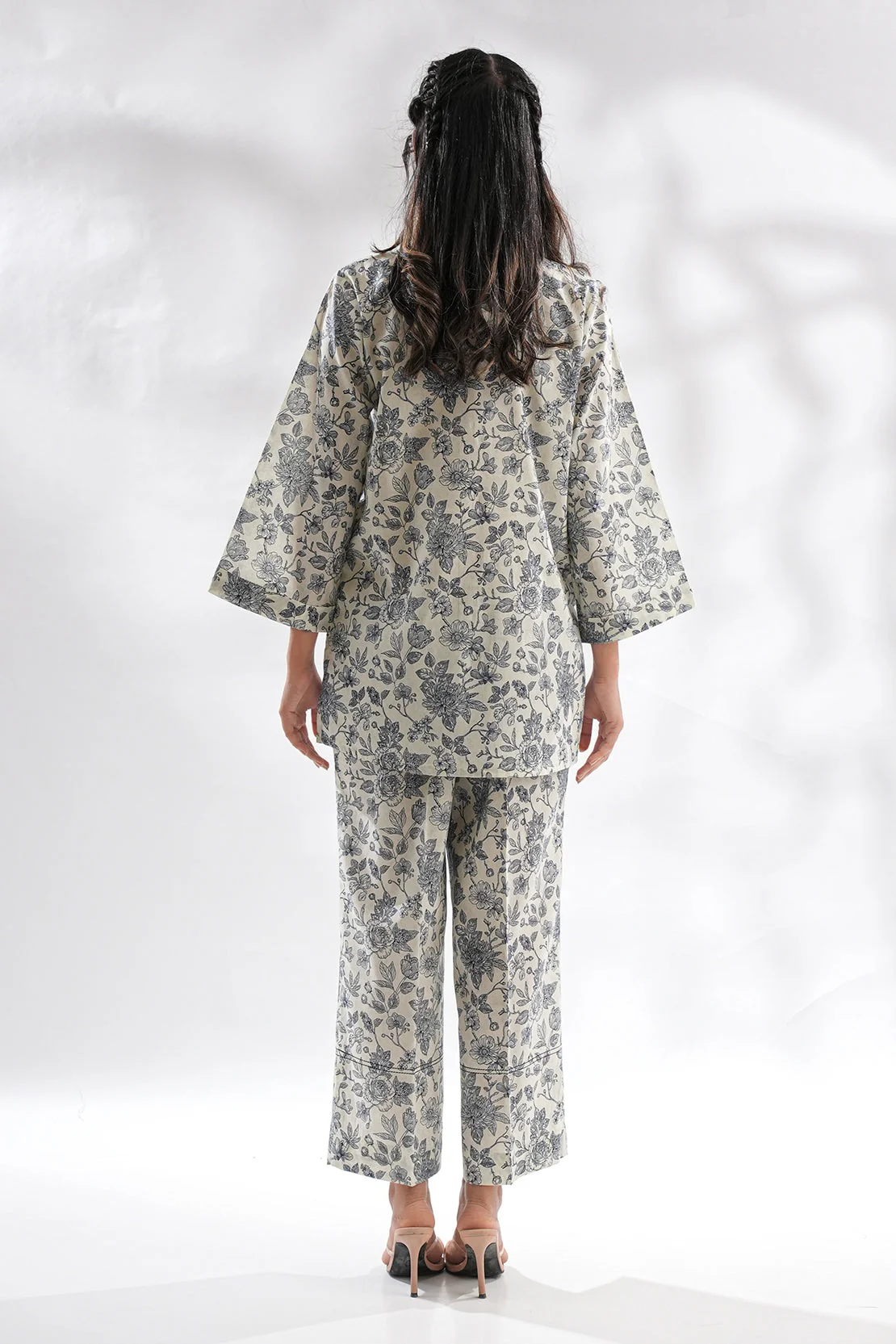 Unstitched Printed Lawn 2 Piece (Shirt/Trouser) - Image 5