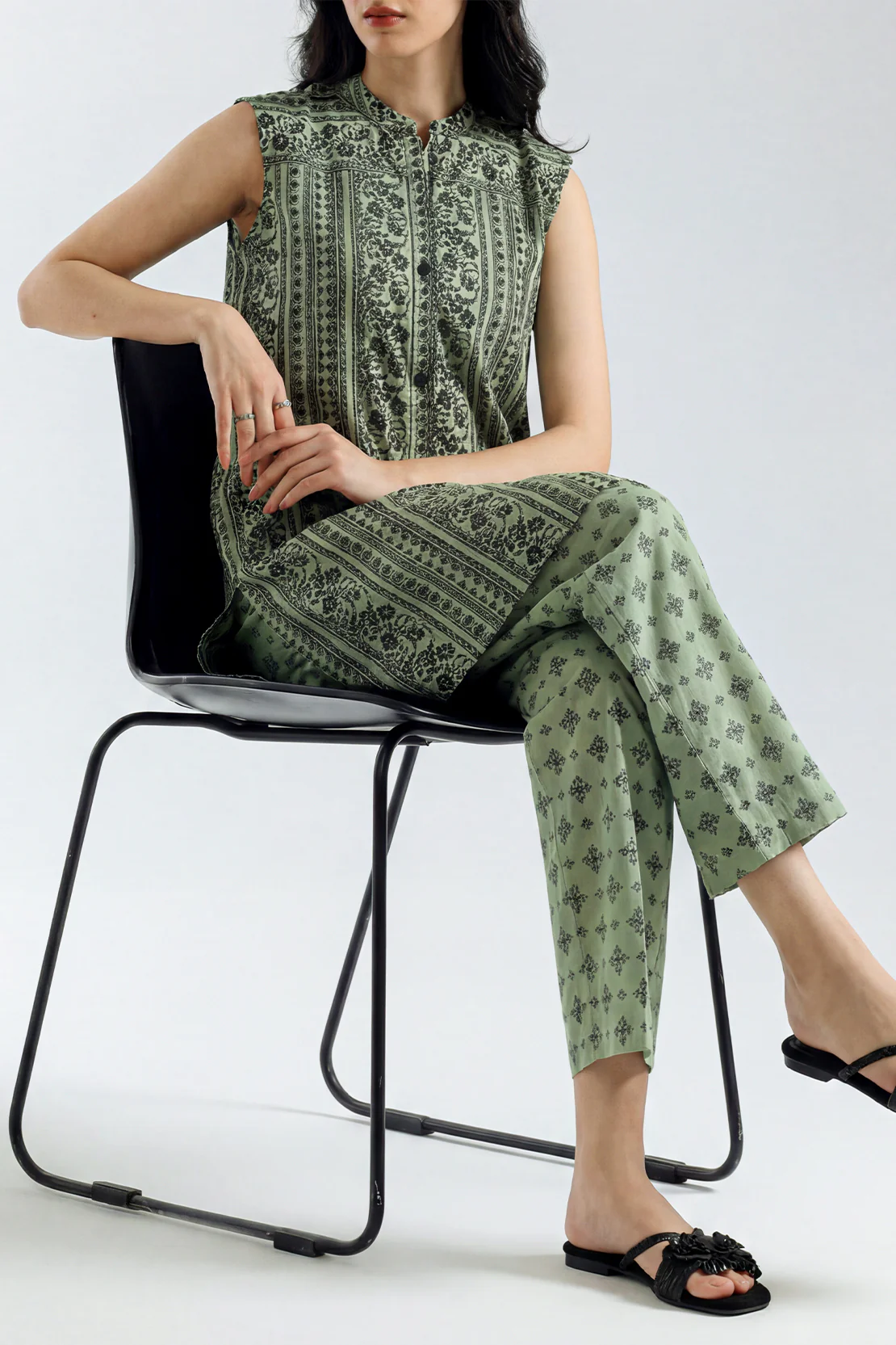 Unstitched Printed Lawn 2 Piece (Shirt/Trouser)