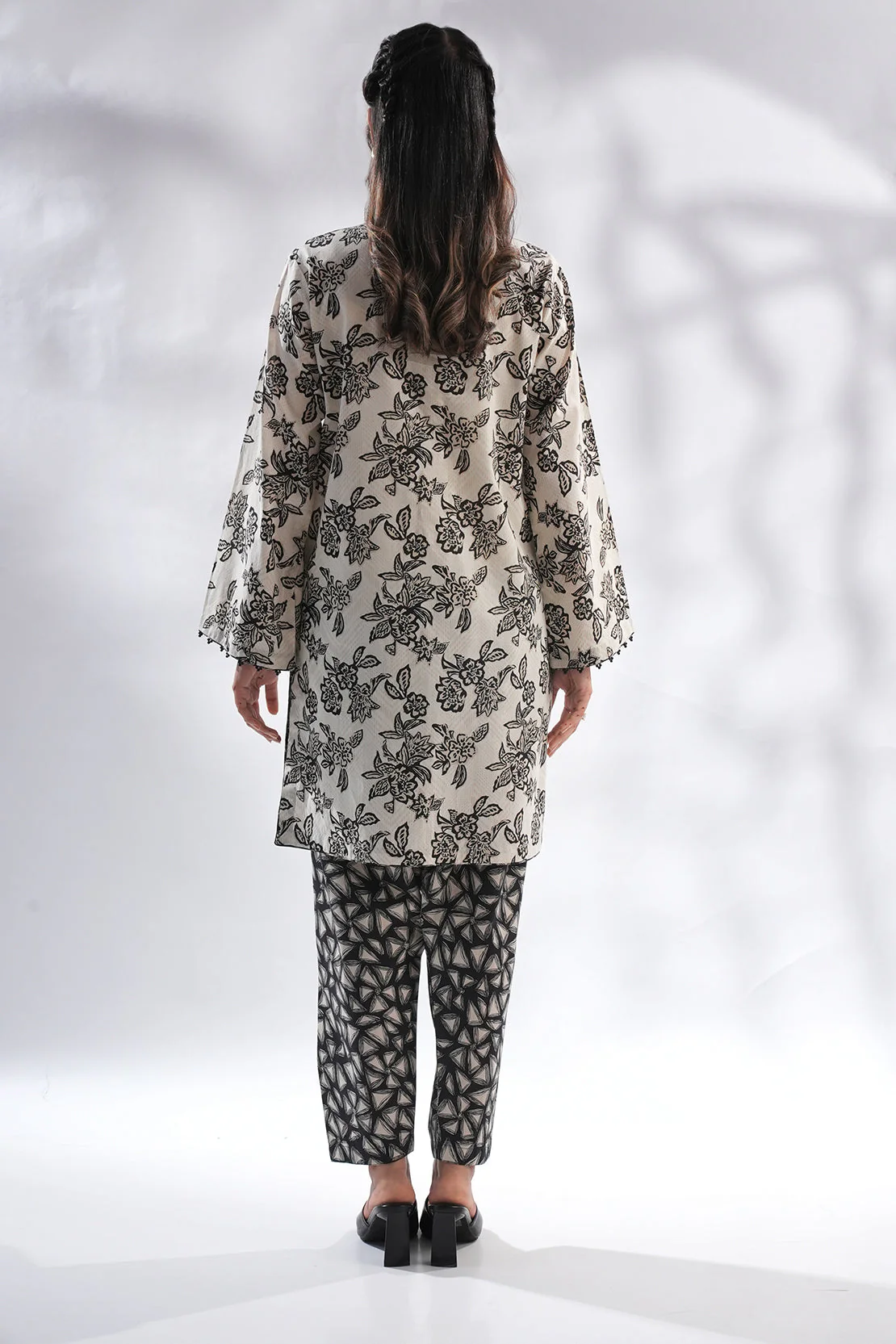 Unstitched Printed Lawn 2 Piece (Shirt/Trouser) - Image 10