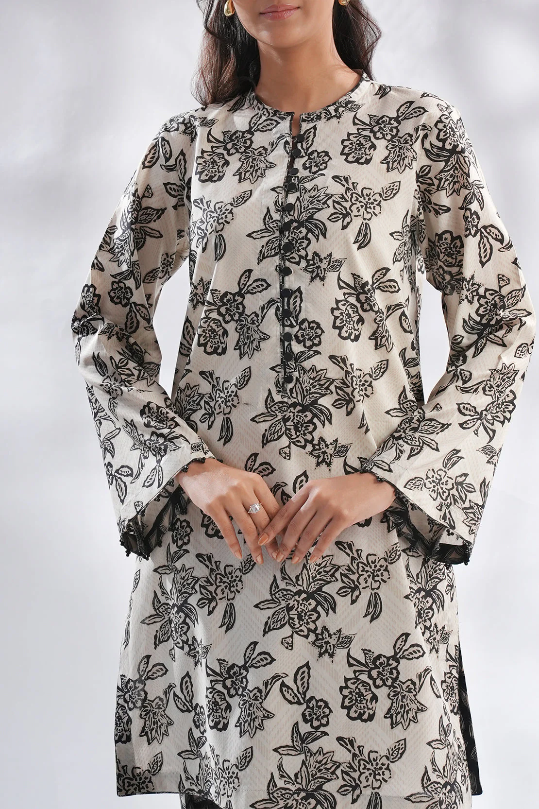 Unstitched Printed Lawn 2 Piece (Shirt/Trouser) - Image 4