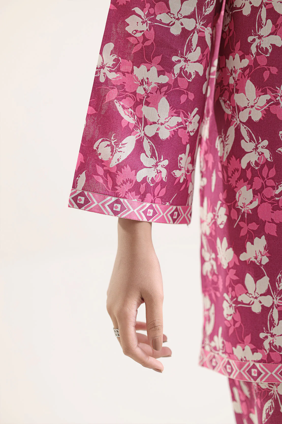 Unstitched Printed Lawn 2 Piece (Shirt/Trouser) - Image 5