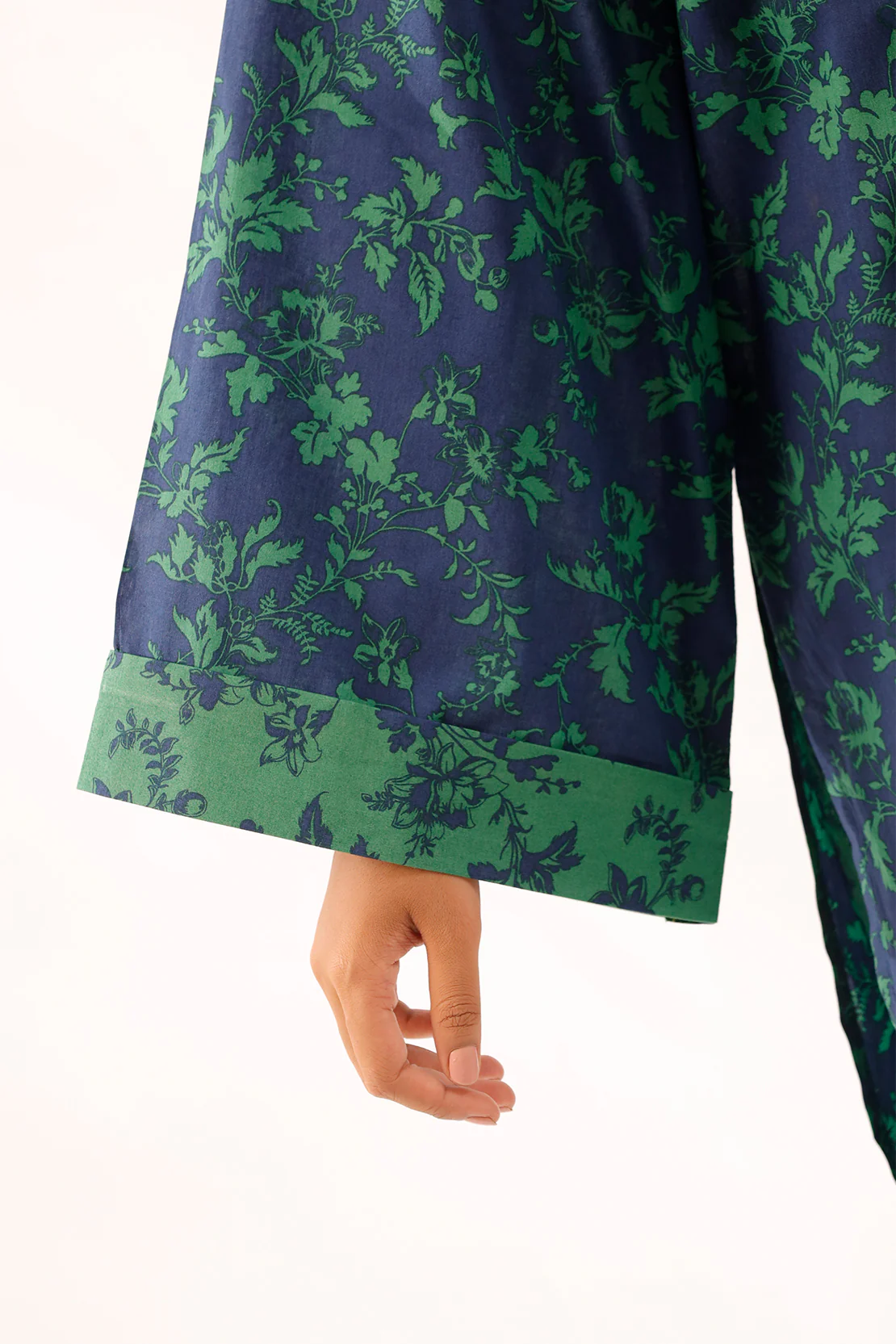 Unstitched Printed Lawn 2 Piece (Shirt/Trouser) - Image 4