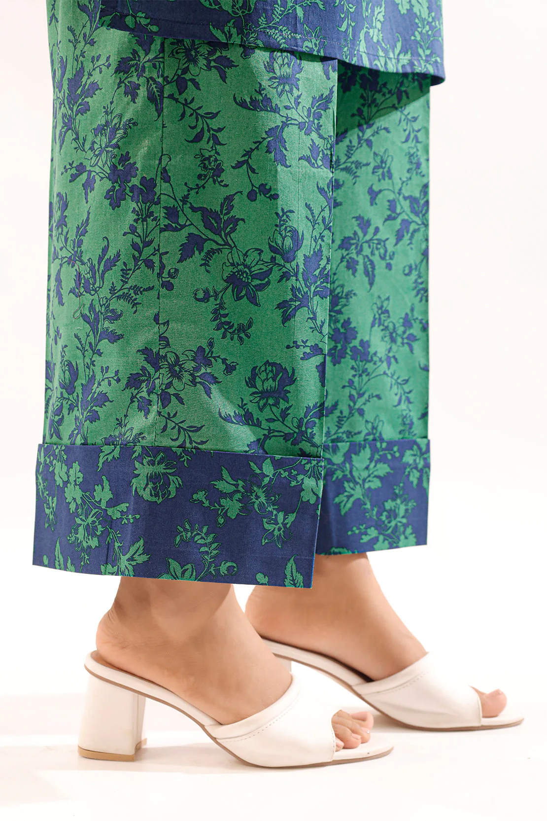Unstitched Printed Lawn 2 Piece (Shirt/Trouser) - Image 5