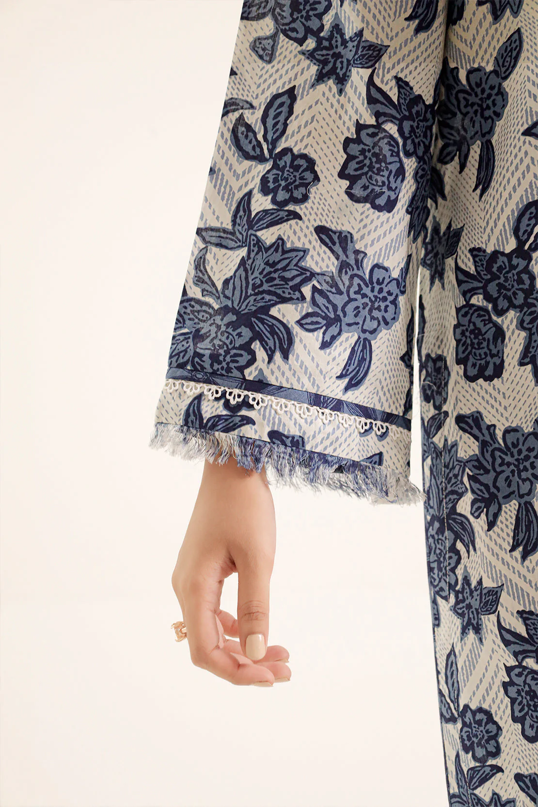 Unstitched Printed Lawn 2 Piece (Shirt/Trouser) - Image 5