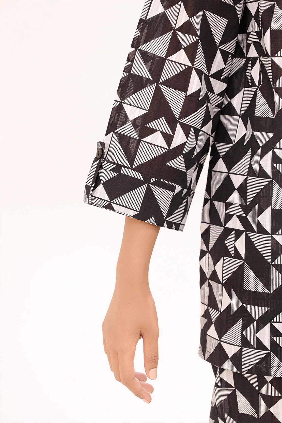 Unstitched Printed Lawn 2 Piece (Shirt/Trouser) - Image 4