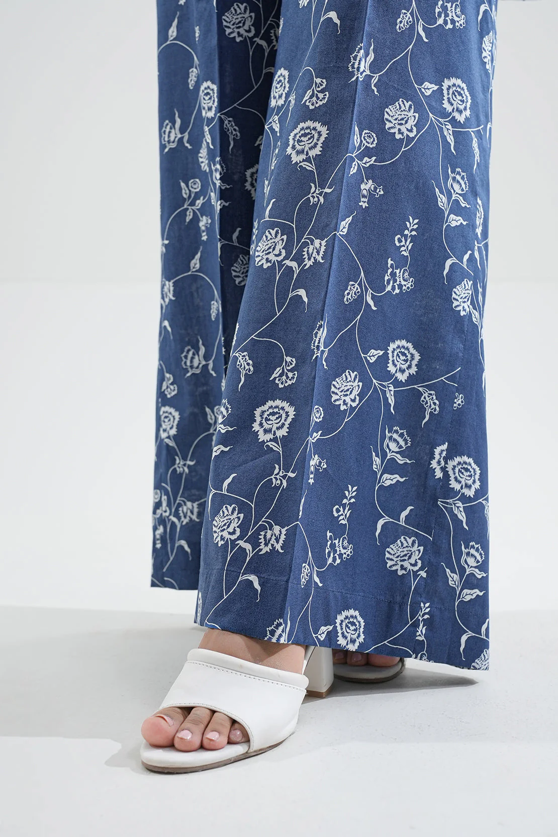 Unstitched Printed Lawn 2 Piece (Shirt/Trouser) - Image 8