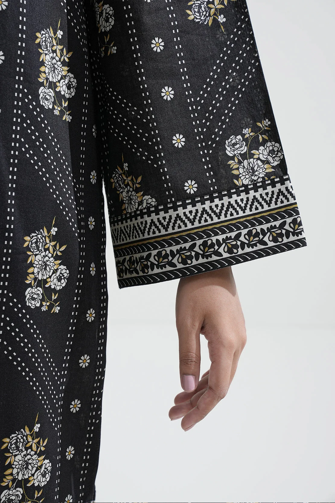 Unstitched Printed Lawn 2 Piece (Shirt/Trouser) - Image 7