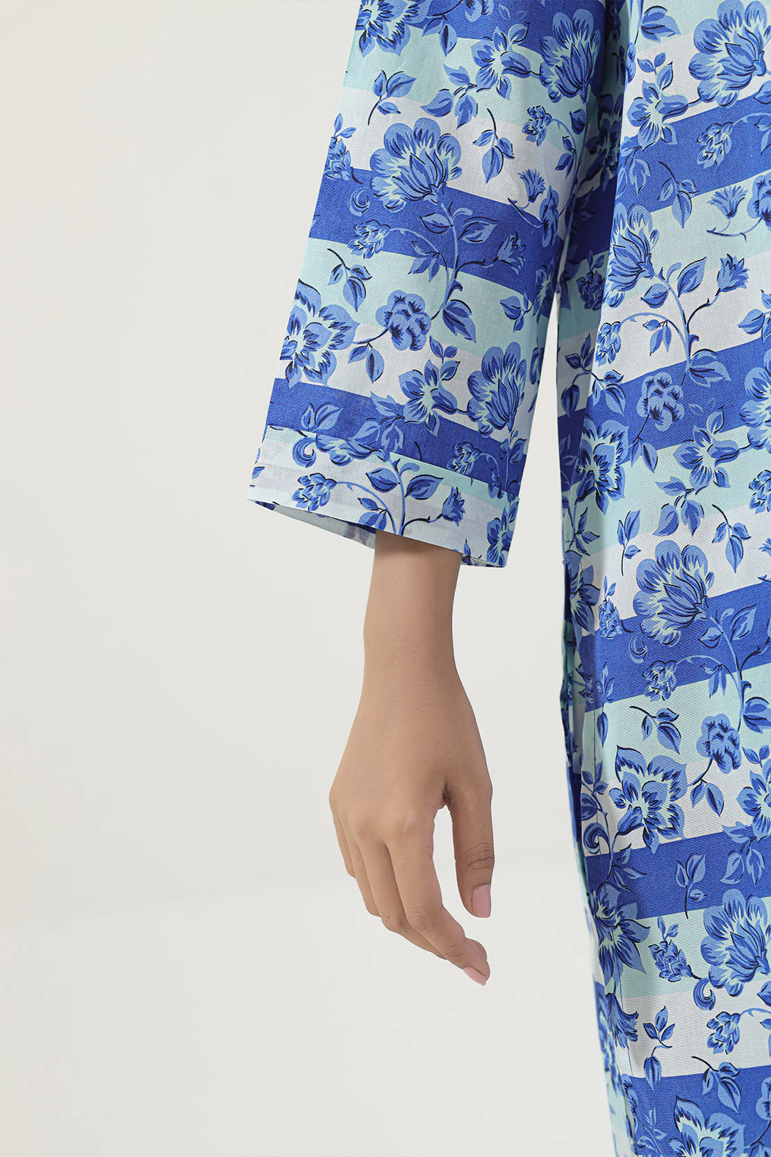Unstitched Printed Lawn 2 Piece (Shirt/Trouser) - Image 4