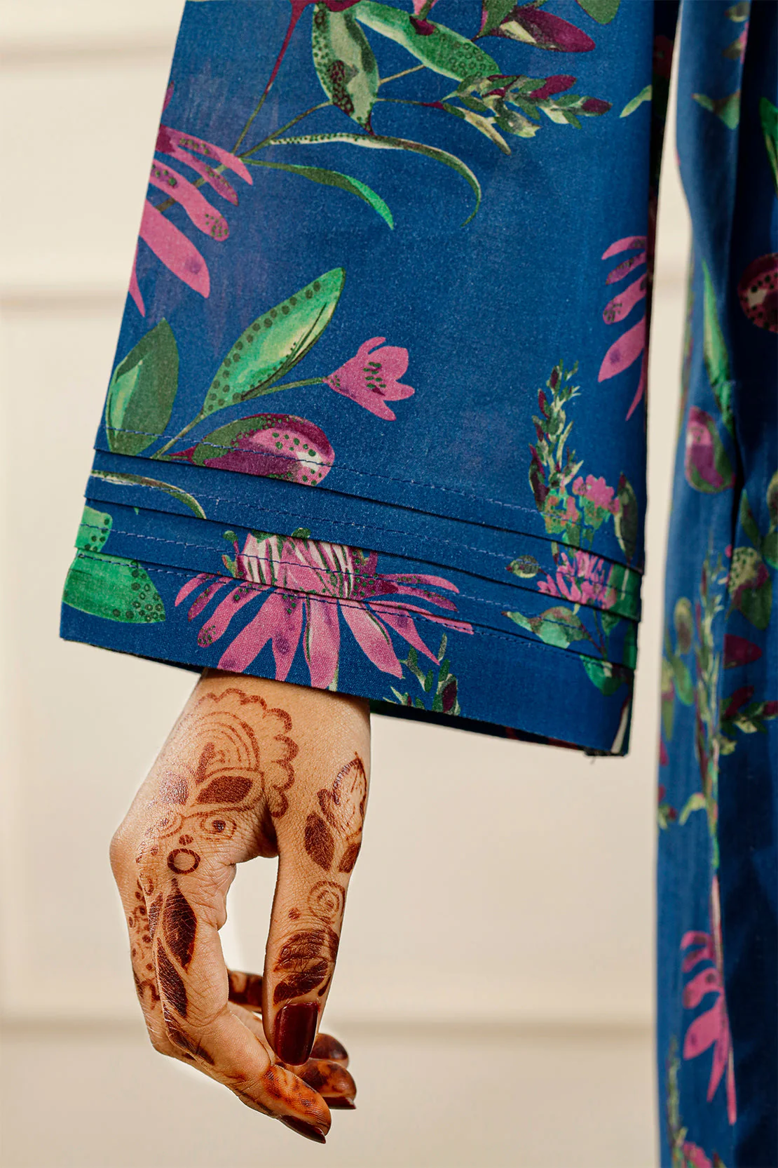 Unstitched Printed Lawn 2 Piece (Shirt/Trouser) - Image 7