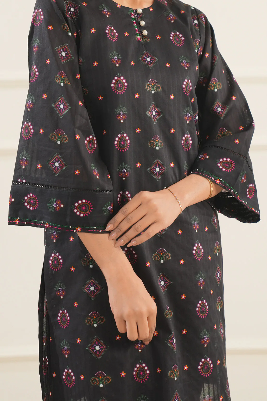 Unstitched Printed Lawn 2 Piece (Shirt/Trouser) - Image 3
