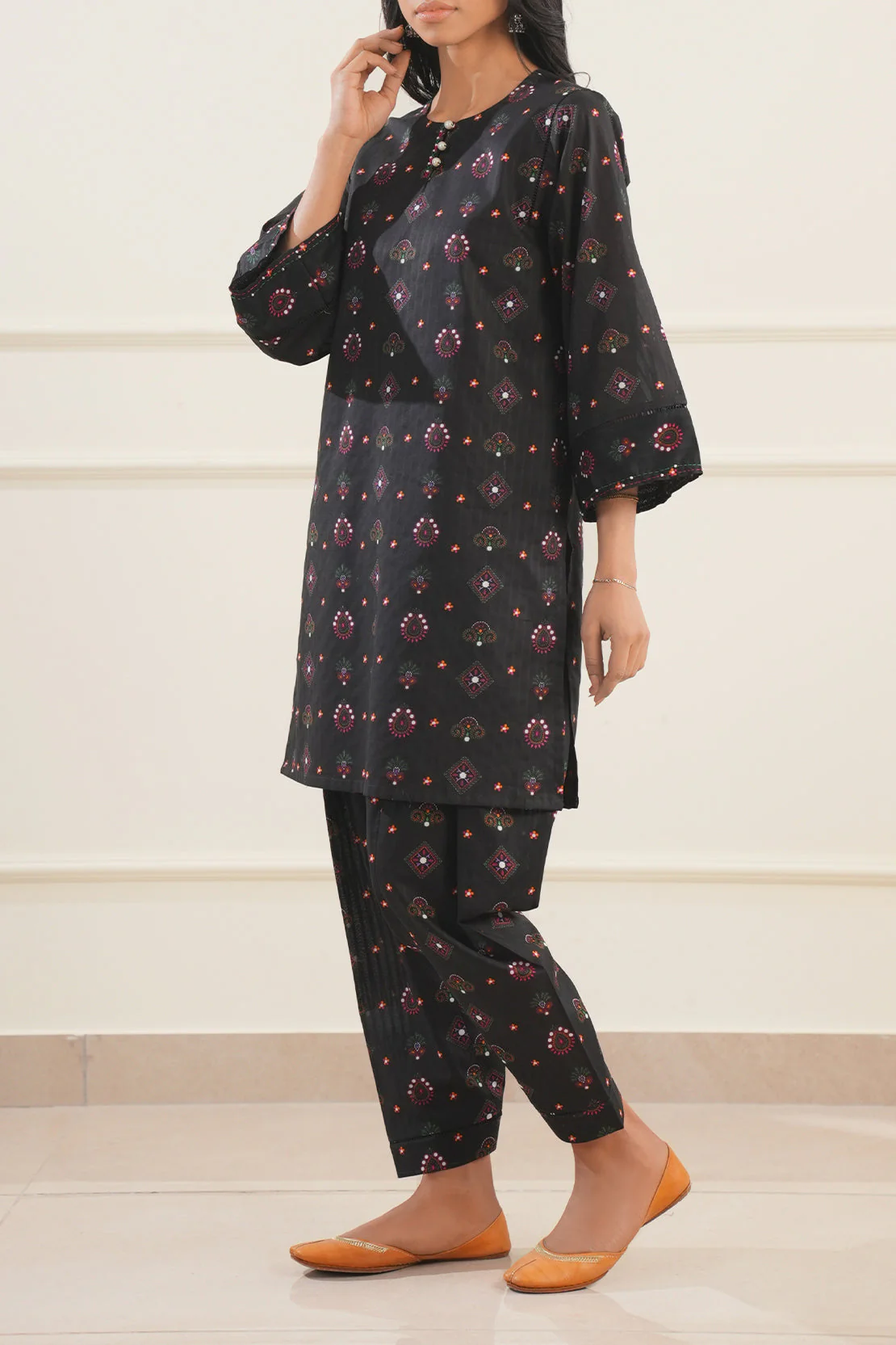 Unstitched Printed Lawn 2 Piece (Shirt/Trouser) - Image 5
