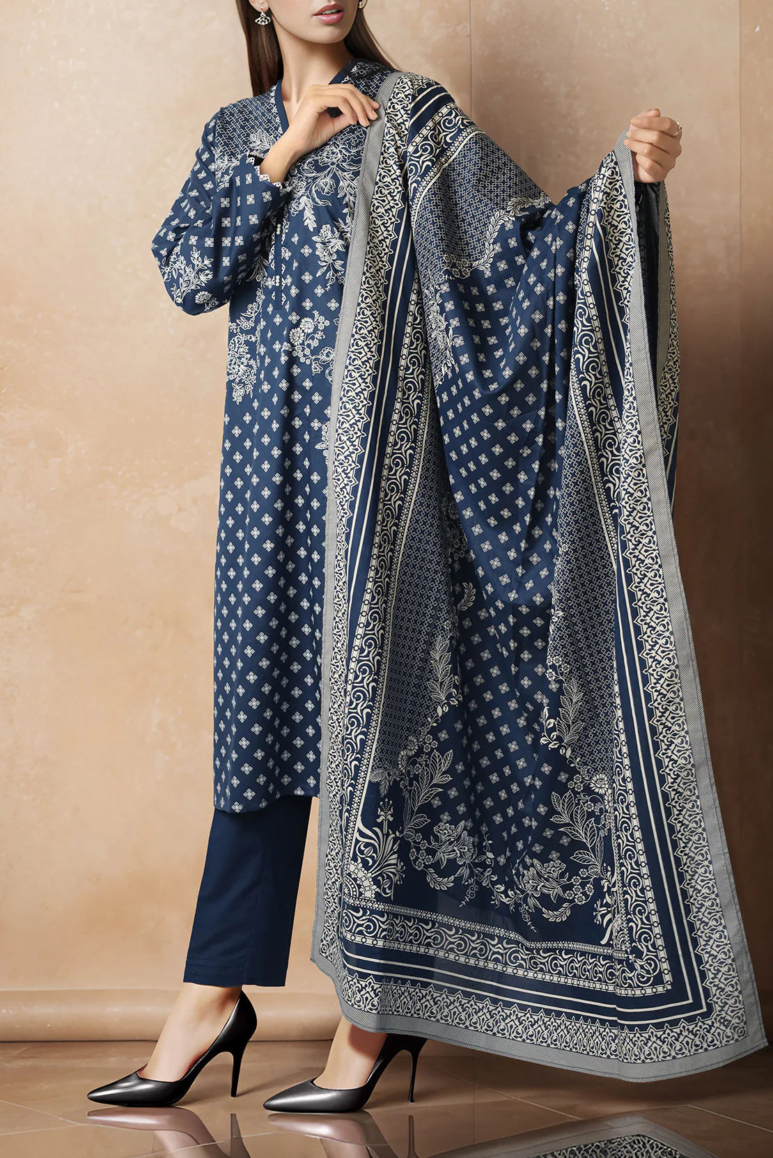 Unstitched Printed Lawn 2 Piece (Shirt/Trouser)