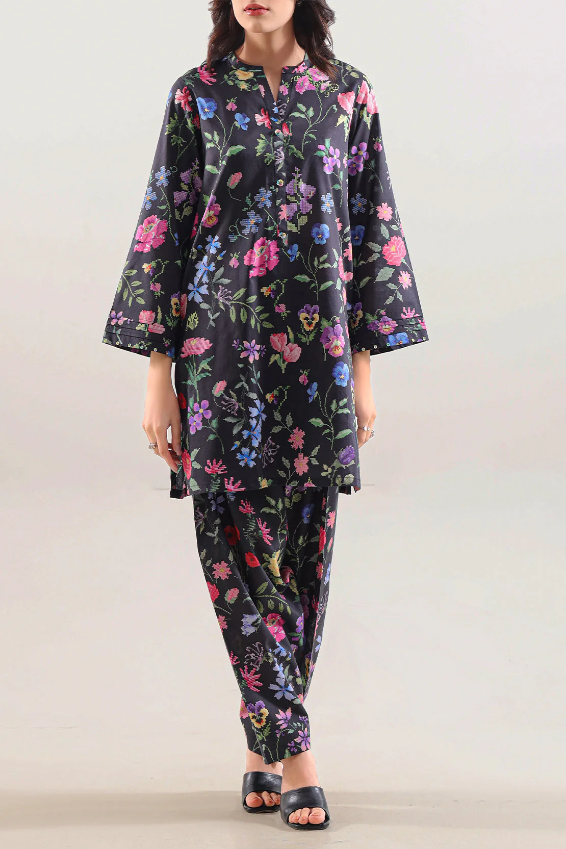 Unstitched Printed Lawn 2 Piece (Shirt/Trouser)
