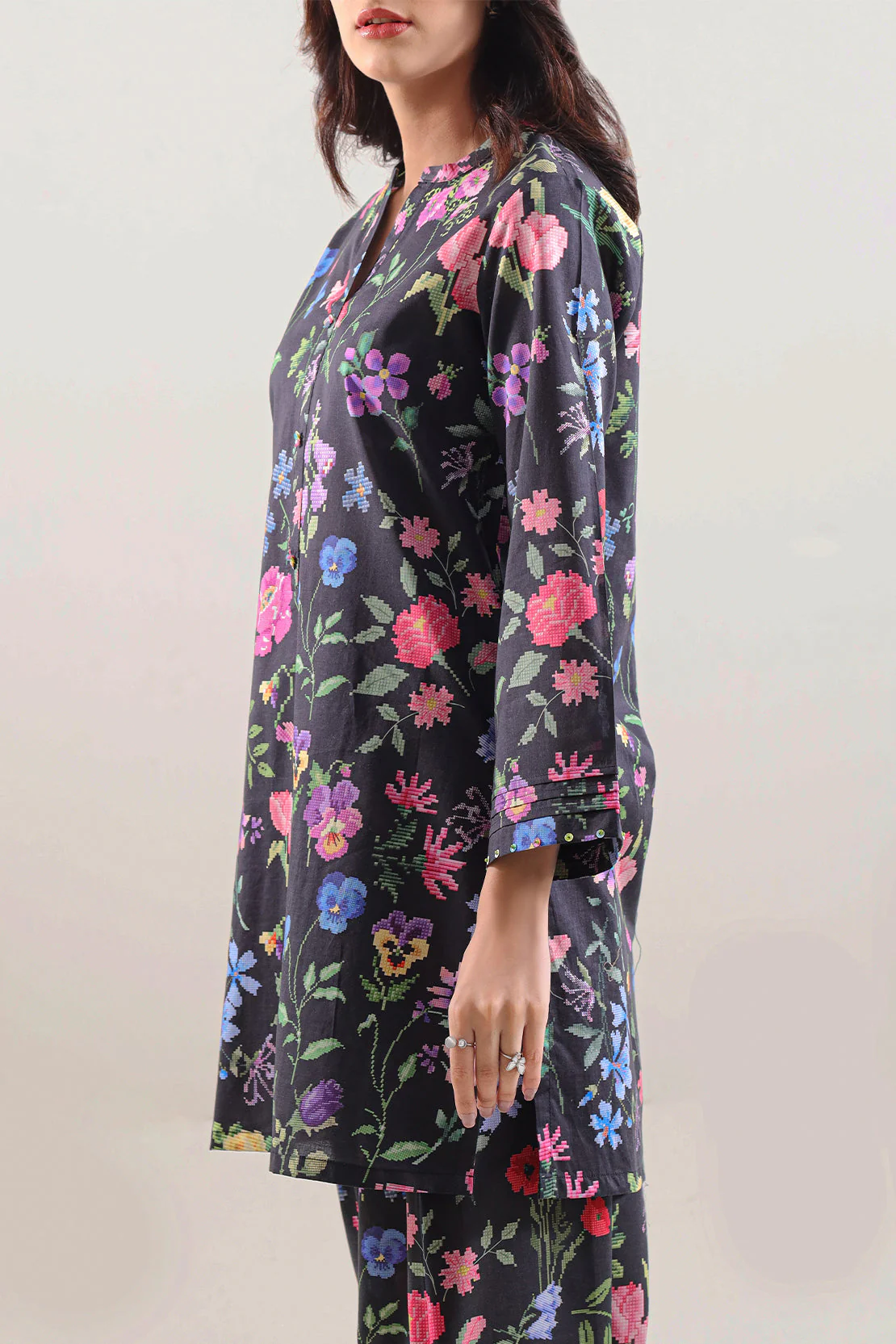 Unstitched Printed Lawn 2 Piece (Shirt/Trouser) - Image 3