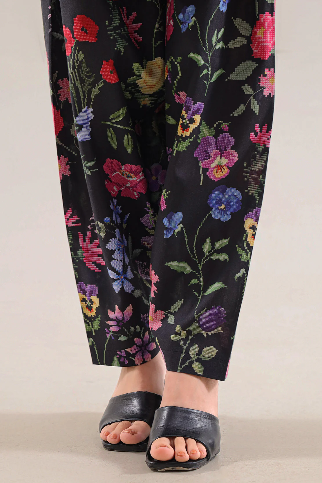 Unstitched Printed Lawn 2 Piece (Shirt/Trouser) - Image 6