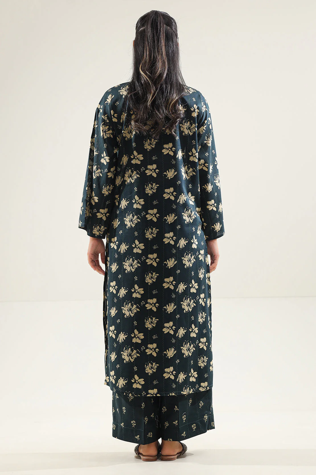Unstitched Printed Lawn 2 Piece (Shirt/Trouser) - Image 4