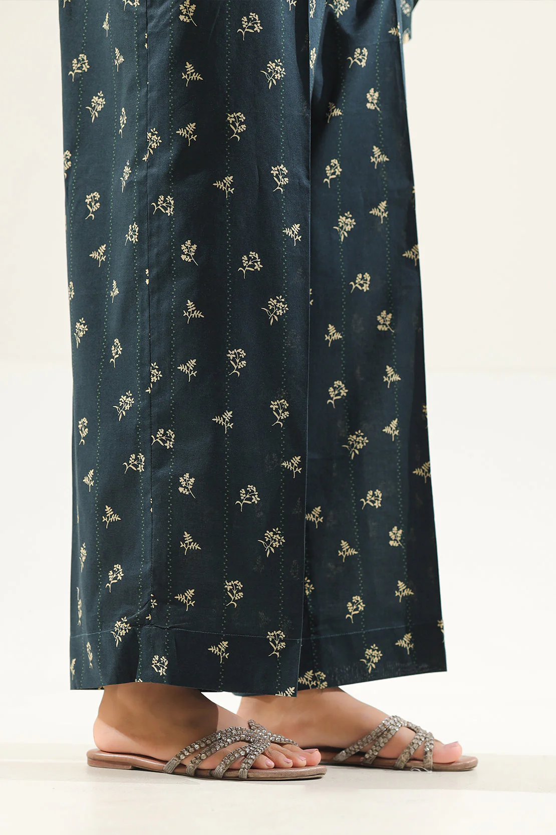 Unstitched Printed Lawn 2 Piece (Shirt/Trouser) - Image 7