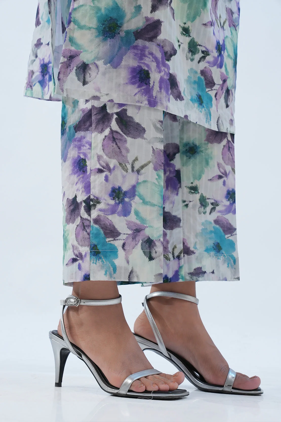 Unstitched Printed Lawn 2 Piece (Shirt/Trouser) - Image 6