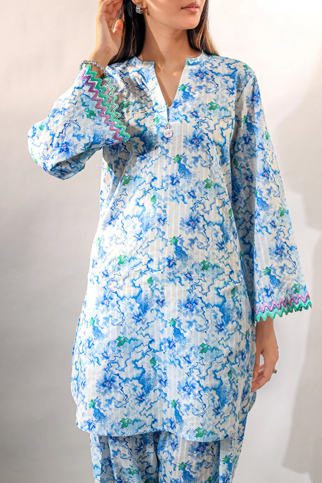 Unstitched Printed Lawn 2 Piece (Shirt/Trouser) - Image 4