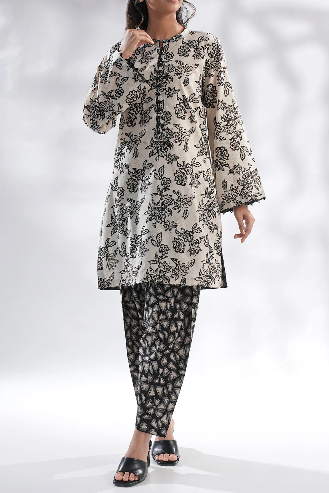 Unstitched Printed Lawn 2 Piece (Shirt/Trouser) - Image 3