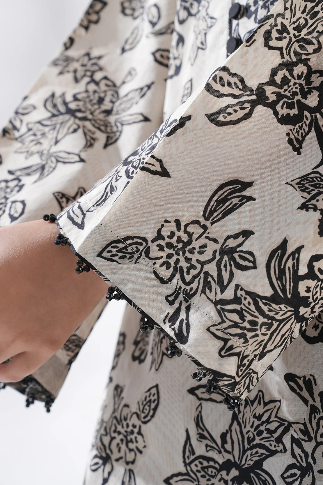Unstitched Printed Lawn 2 Piece (Shirt/Trouser) - Image 9